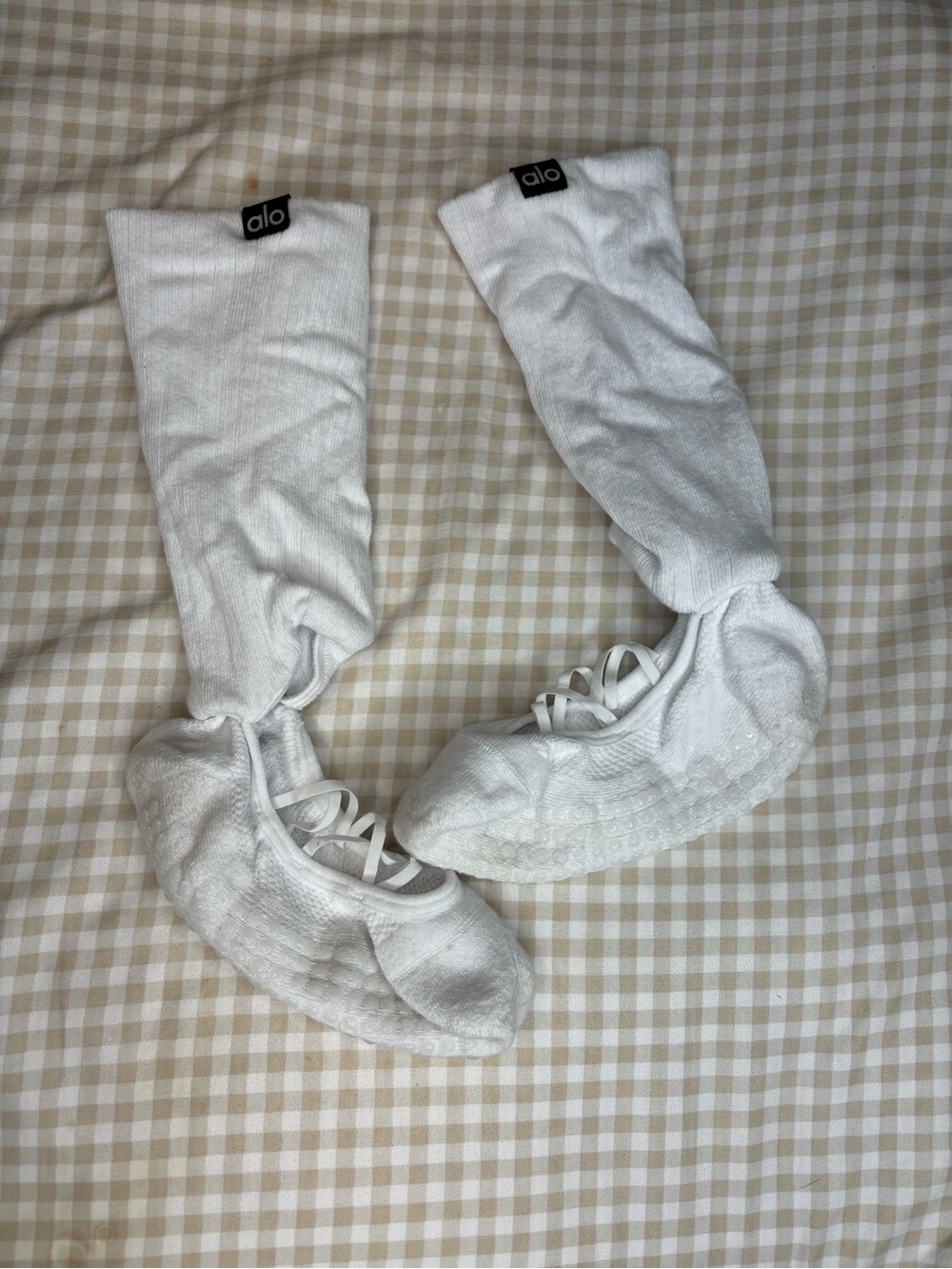 Alo Women’s Strappy Siren Grip Socks